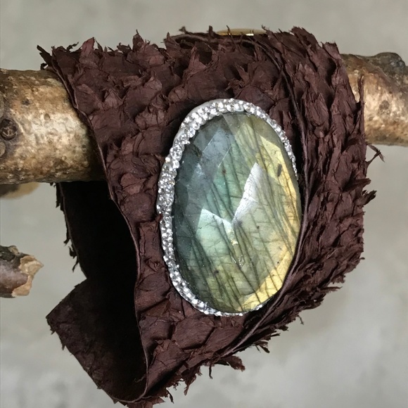 Bohemian Labradorite Leather wrap bracelet - Picture 4 of 8